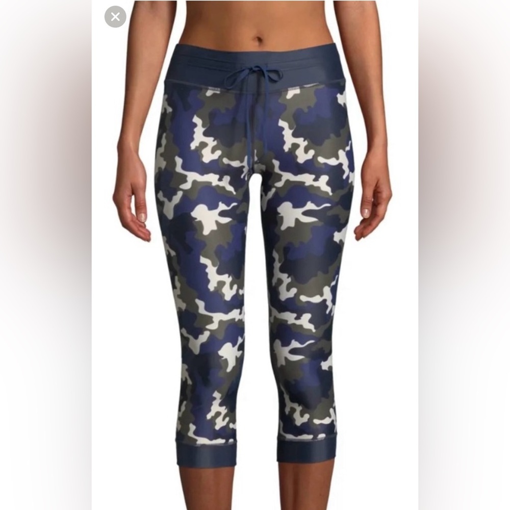 The Upside Capri Leggings Cropped Blue Green Camo Print  Size 4 EUC